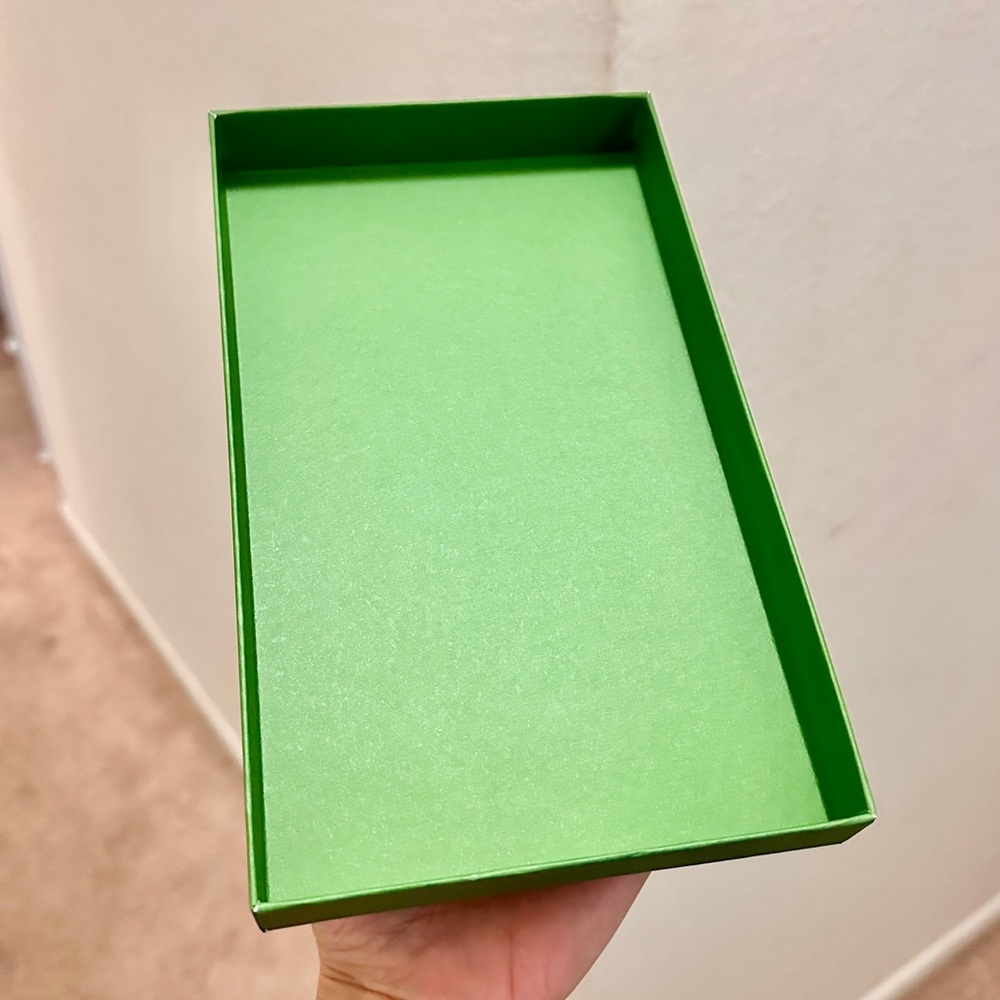 Kate Spade New York Gift Box – Green & Black – Brand New Condition - Picture 6 of 10